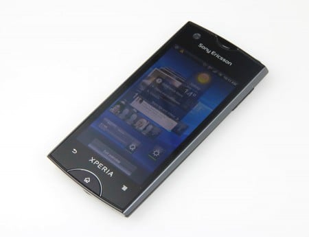 Sony-Ericsson-Xperia-Ray-03
